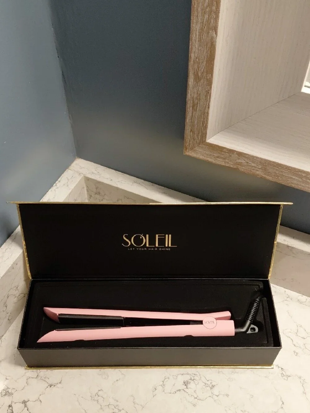 NEW SO'LEIL Pro Flat Iron Soft Baby Pink Soleil Ceramic Magnetized Plates